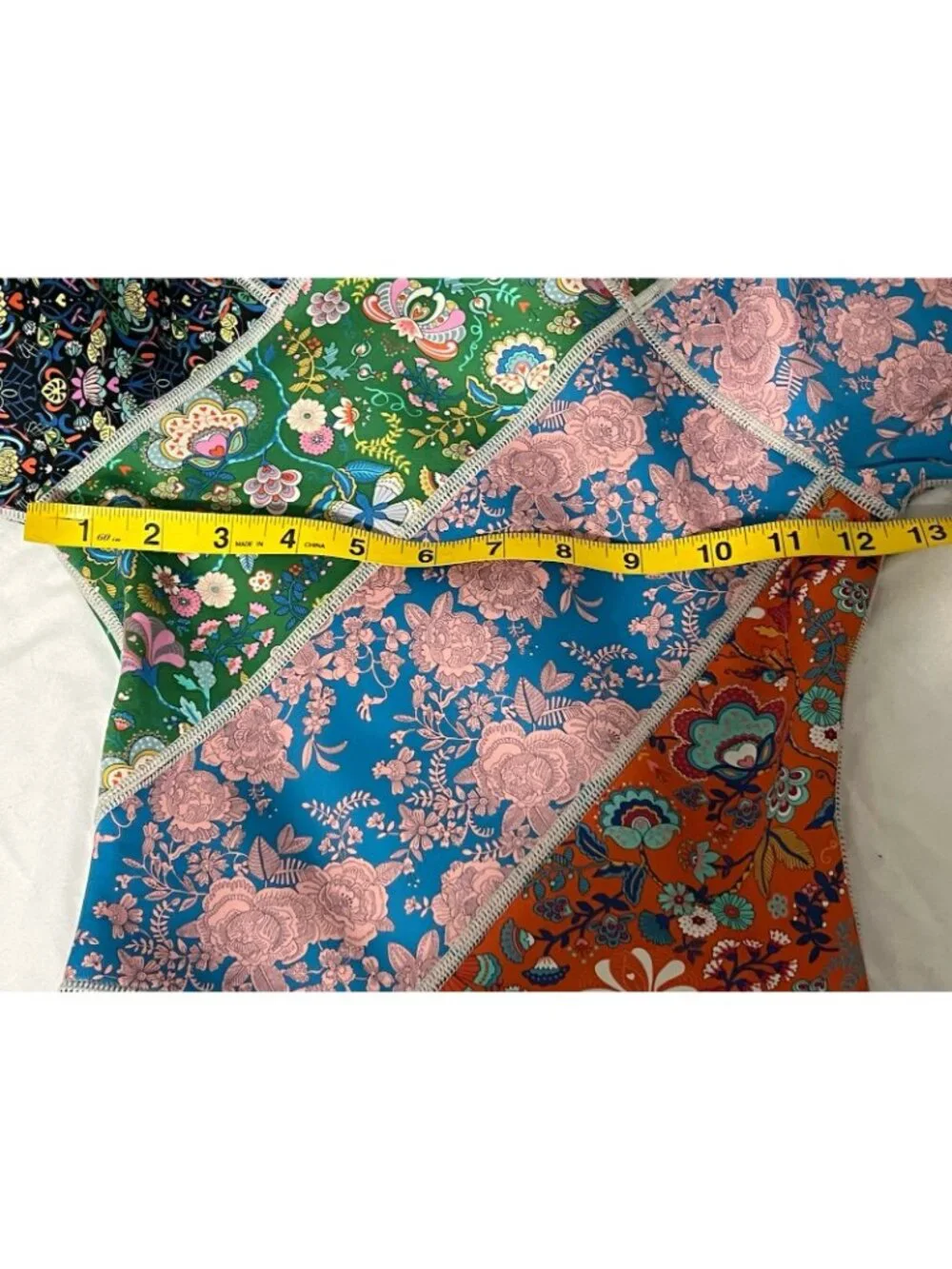 Cynthia Rowley Girls Floral Wetsuit Size 9/10 Patchwork Print